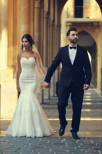 Trendy Sweetheart White Lace Mermaid Sweep Train Bridal Gowns TWA060