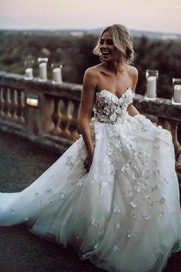 Trendy Sweetheart Neck Tulle Appliqued Wedding Gowns TWA3272