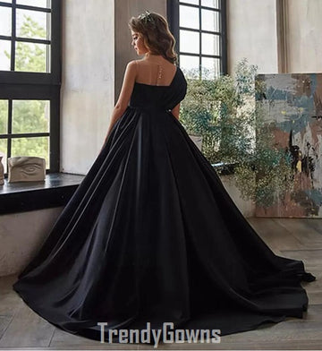 Red Girl Pageant Gown Age 10-13 GCHK199