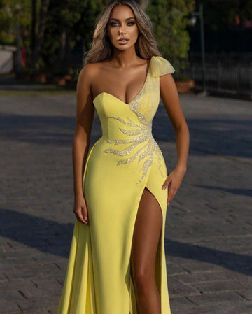 Trendy One-shoulder Yellow High split Evening Gown JTE706