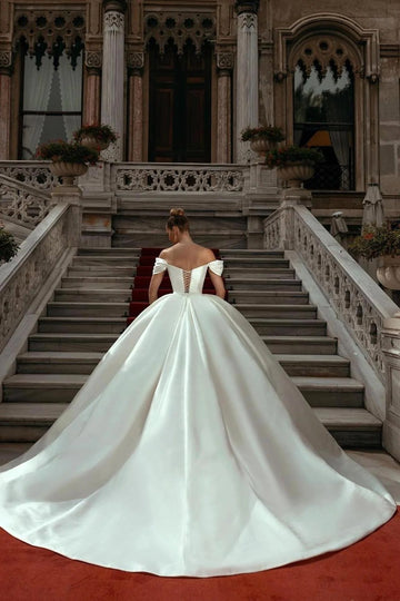 Trendy Ball Gown Sweetheart Off-the-shoulder Wedding Gown TWA028