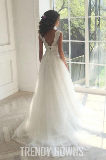 Lace White A-Line Sweep Train Wedding Gown TWA0962