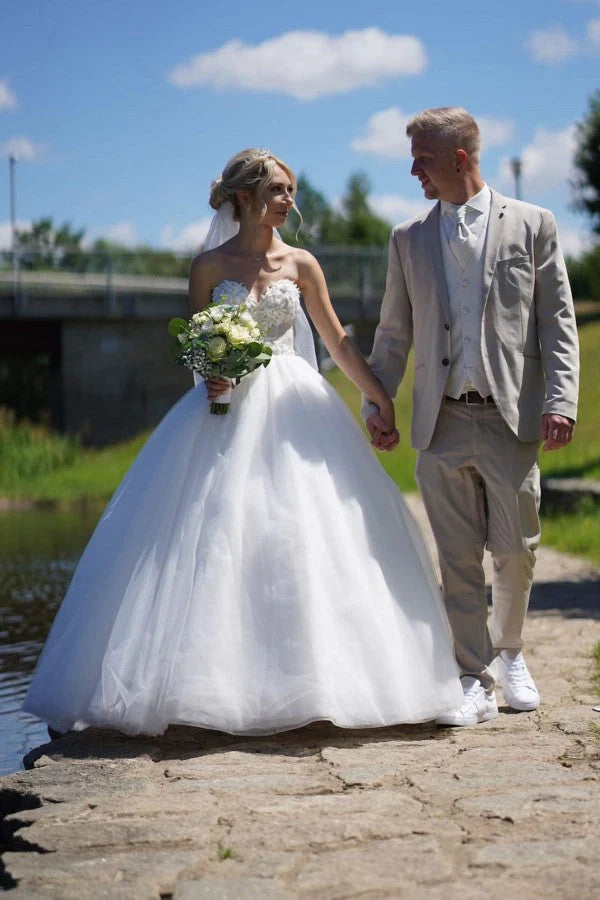 Trendy Sweetheart Ball Gown Bridal Gowns TWA107
