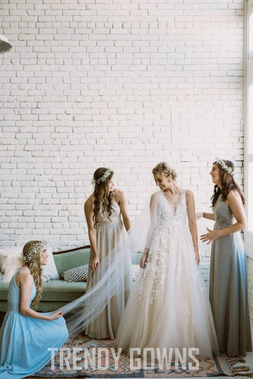 Lace Applique Wedding Gown V Neck Beach Wedding Gown TWA2922