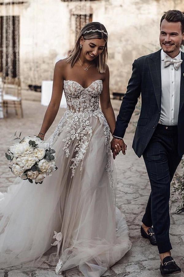 Trendy A-Line Sweetheart Sweep Train Tulle Wedding Gown TWA2952